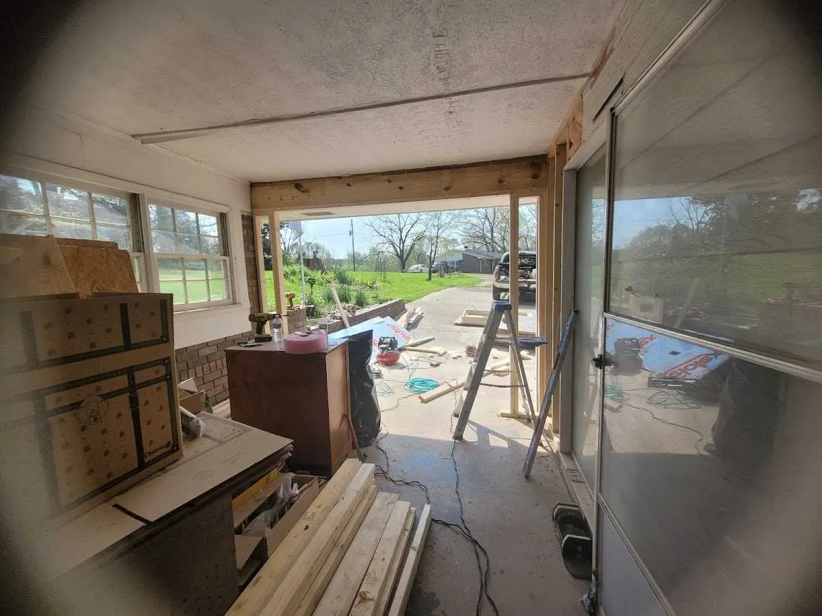 Air movers and dehumidifier for Water Mitigation Services in Lake Forest Park